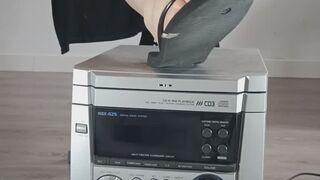 Crushing a vintage audio system (barefoot)