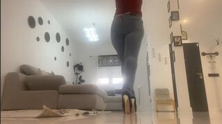 High heels and big Farts in Jeans