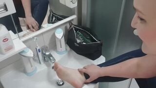FOOT-TASTE