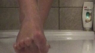 Soapy Foot Tease – Wet Soles, Slippery Toes & Creamy Soap Play