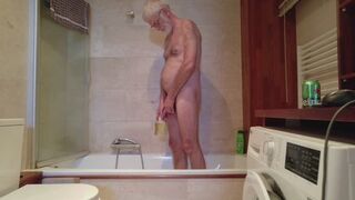 Pee in bathtub and glass