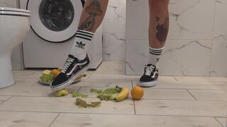 Mixed fruit smash in vans