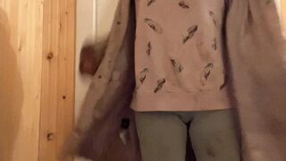 sexy hana wanna piss her pussy need piss water so bad then go to bathroom drain