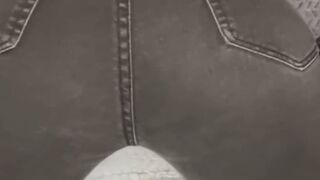 My farts in jeans are so hot and wet