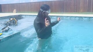 Pool Cleaning Doesn't Work Out For Goddess Fina