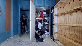 Organizing and farting all over the room by Jak Harrys cam by Aline full HD