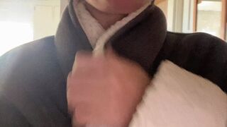 pissing pussy in cold weather outside