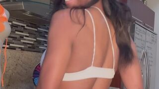 Kelsey Rose Teases, Dances and Fucks Herself In Her Kitchen Giving You a Close Up View of Her Cumming