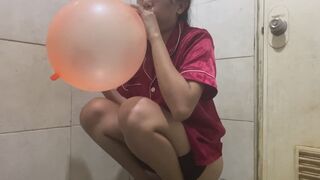 Looner Savannah B2P at bathroom semi naked