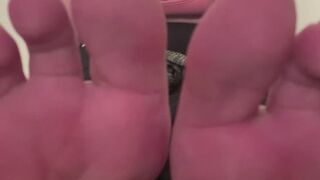 Marci's Cute & Descriptive Sweaty Feet, Sock, & Shoe Review!