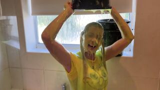 Alora's Messy Gunge Fun