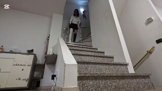 Miss Annika si sta preparando ad uscire e come sempre e molto vanitosa. Deve sempre essere molto bella e nello stesso tempo molto sensuale. Si prova le scarpe, si mette lo stivale insomma una vera Top model.