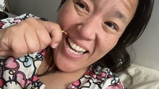 Teeth picking the plaque and tarter off my teeth (oct 31 2025)