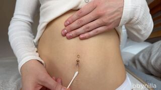 Gentle Q-Tip Bellybutton Cleaning