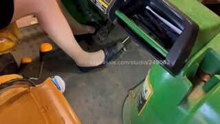 Giving the gator HELL! I always stomp it HARD!