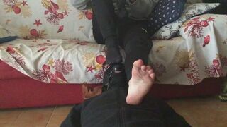 Using this pig as footstool