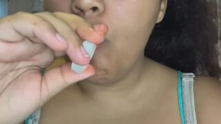 Up close and personal with Kitty’s eating~
