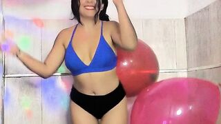 You like popping balloons? Check out these pops and tell me what you felt with each one!