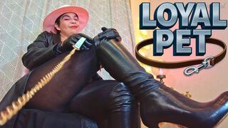 Loyal Pet crotch and boot lover- Reinaleather in pantyhose and mini skirt