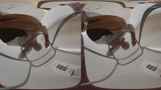 3DVR180 ANNA's buttocks were trampled and humiliated