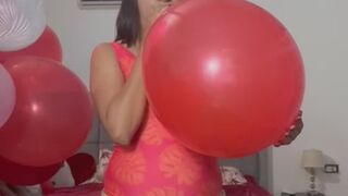 BLOW TO POP BALLOON 14 INCH CRYSTAL RED