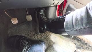 Cranking in boots