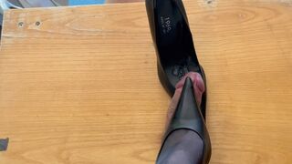 Shoejob over cockbox with long pointed heels and cum inside shoe before wear it