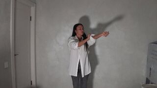 Belly dancing and a wet belly from drooling 2?