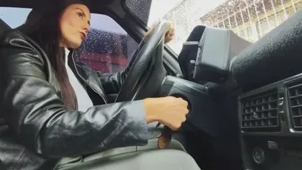 Latinas Pumping Pedals