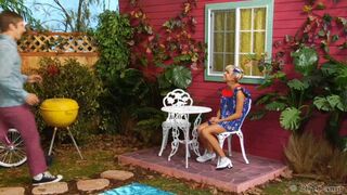 Not The Bradys #2 – Marcia, Marcia, Marcia – S7 – Daniel comes to deliver a tape to Cindy and winds up fucking her.