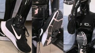 Sneaker fuck and cum in Nike Pegasus 37