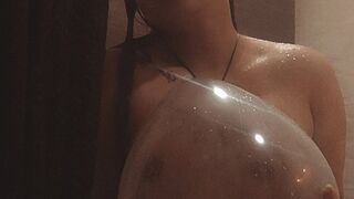 bathing with my balloon
