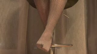 Rebeca te nargue pendant que tu as ta cage