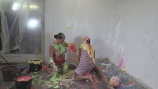 Cheyenne and Philippa get messy