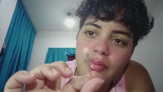 Oh! Watch me masturbate my ears with cotton swabs as if they were your delicious dick!