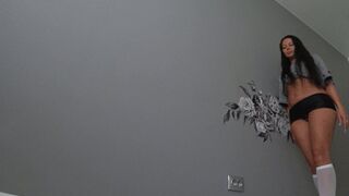 clenching my knees repeatedly 2c