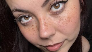 Kissing & spit fetish