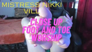 UpClose Foot and Toe Worship