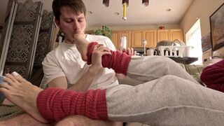 He was speechless! British first-timer session guy meets the PrincessFeet, worshipped Cat's sexy size 9 milf feet so well she gave him a double fj after... {this is worship only}