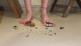 Giantess is barefoot crushing your whole city!