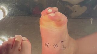 hard foot scrunching!