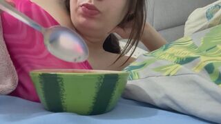 I will eat some pudding.