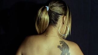 Smoking Close Lips Benson Menthol 100's Model Anita 96