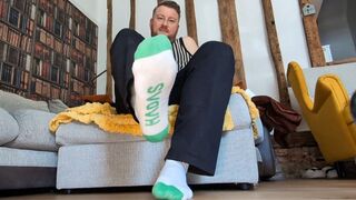 Another tiny - Part 1: Worship my giant feet