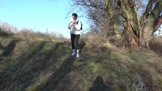 sprain your leg on ice m