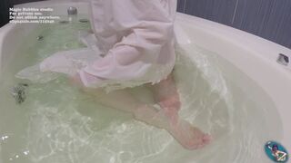 Sabrina and Aoro The master s hands and a long pleasant torment in the Bathtub FHD