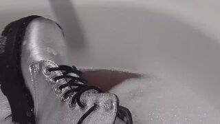 Jax's Silver Jadon Max pissing and bath
