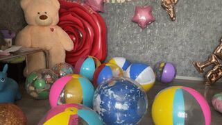 b2p balloons among beachballs