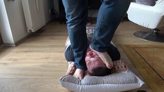 Pushing and Crushing the Slave's Face