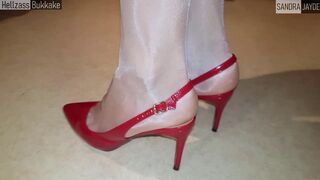 Sandra Jayde 24-01-26 Salope en collant ultra brillant et escarpin slingback en cuir rouge